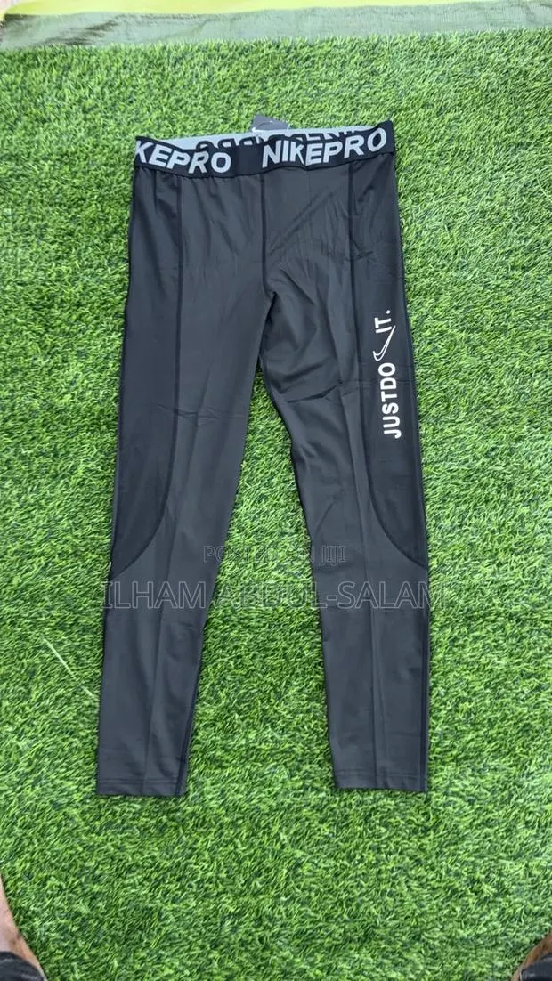 Black Nike Inner Stretch · Photo 1