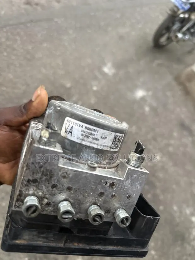 2018-21 Honda Accord ABS Module (VA) · Photo 1