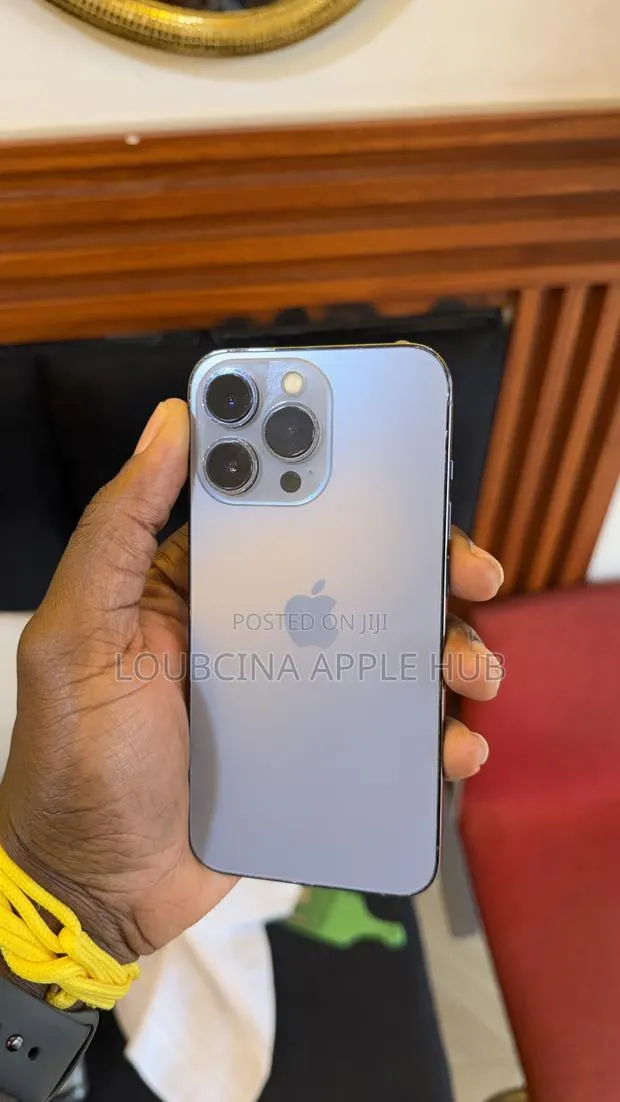 Apple iPhone 13 Pro 128 GB Blue · Photo 1