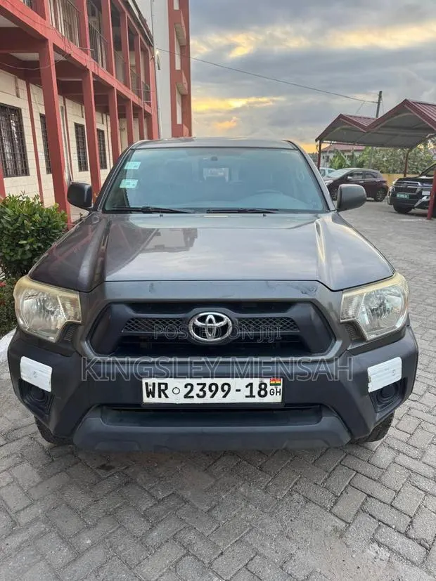 Toyota Tacoma PreRunner 4dr Double Cab 5.0 ft. SB (2.7L 4cyl 4A) 2015 · Photo 1