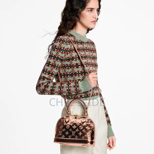 Rose Gold Mirror Bag · Photo 1