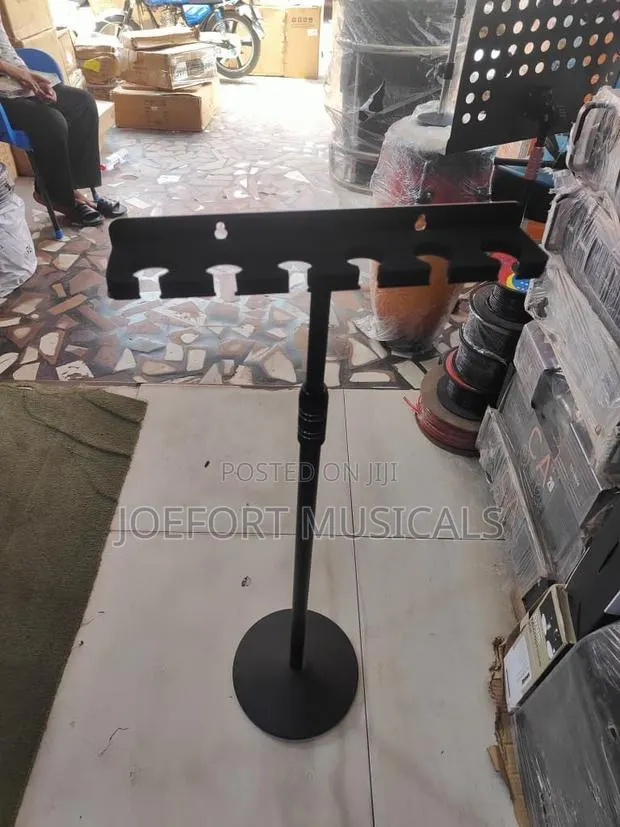 6 in 1 Microphone Stand · Photo 1