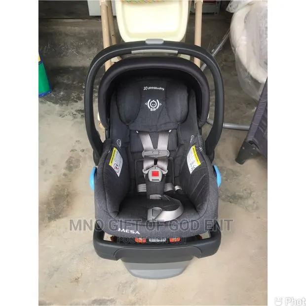 Uppababy Mesa Infant Car Seat - Jake (Black) + Mesa Base · Photo 1
