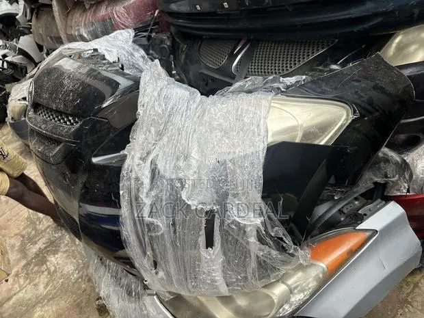 Toyota Yaris 2010-2012 Front Cut Available · Photo 1