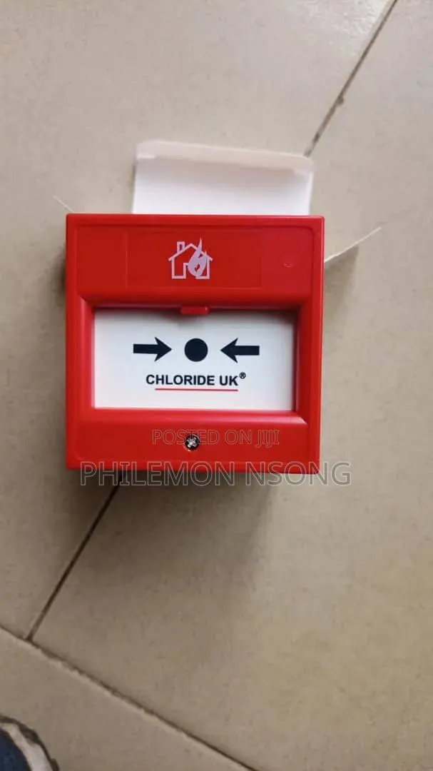 Chloride Uk Conventional Manual Call Point. · Photo 1