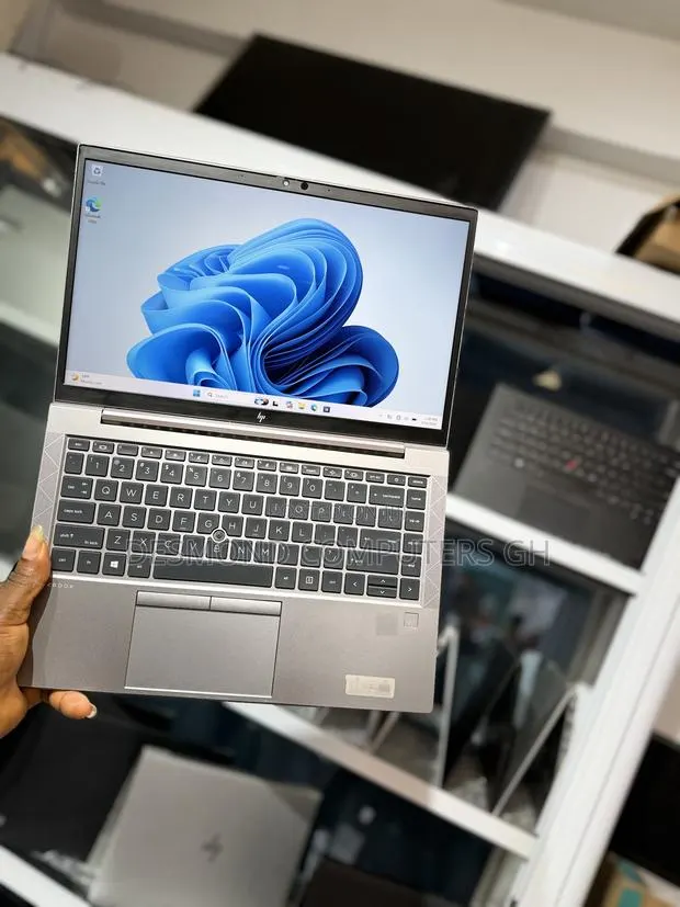 Laptop HP ZBook Firefly 14 G7 16GB Intel Core i7 SSD 512GB · Photo 1