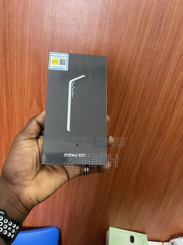 New Samsung Galaxy S25+ 256 GB Blue · Photo 1