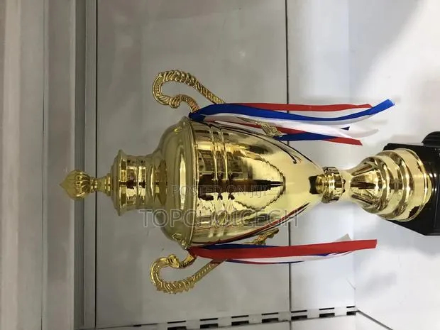 Football Trophy (43cm) · Photo 1