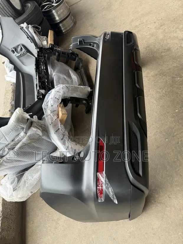 Mitsubishi Outlander 2022,2023,2024,2025,Back Bumper Complete · Photo 1