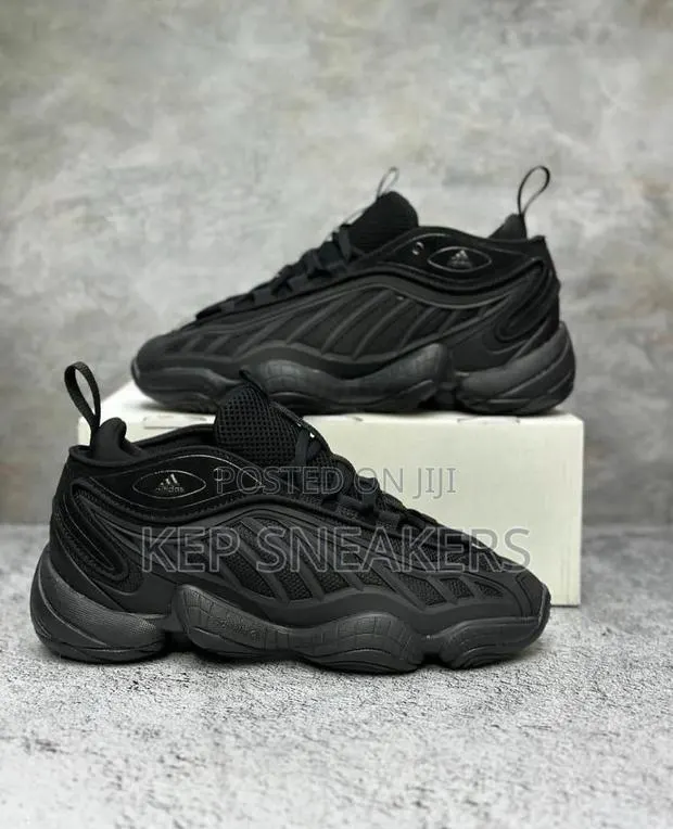 Adidas Yeezy 500 "Utility Black" · Photo 1