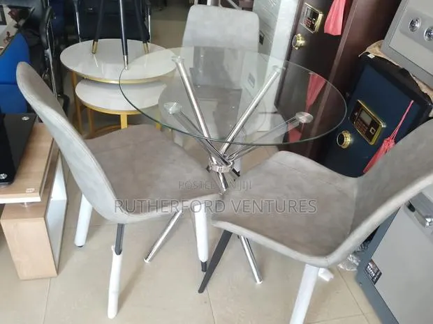 Round Dining Set · Photo 1