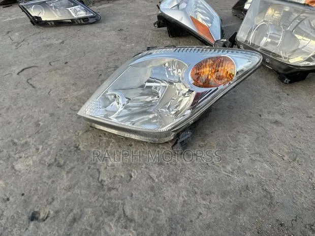 Scion XA 2004-2005 Headlight Pair · Photo 1