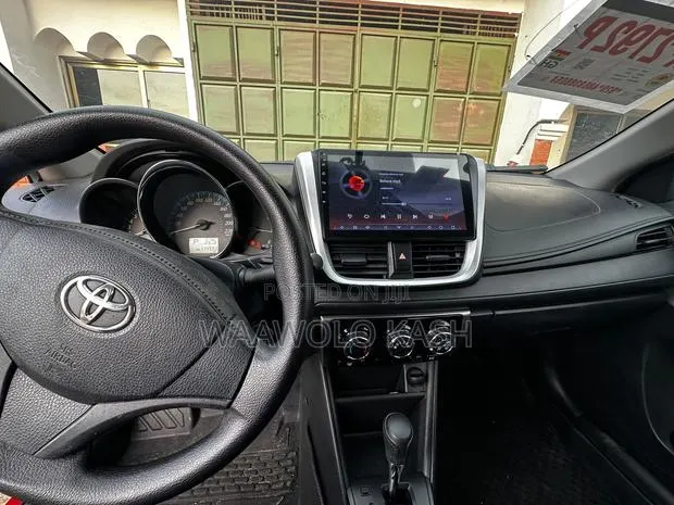 Toyota Yaris 2018 Red · Photo 1