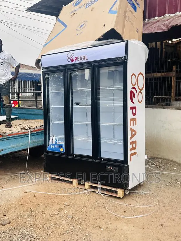 PVC-150 Three Doors Pearl White. · Photo 1
