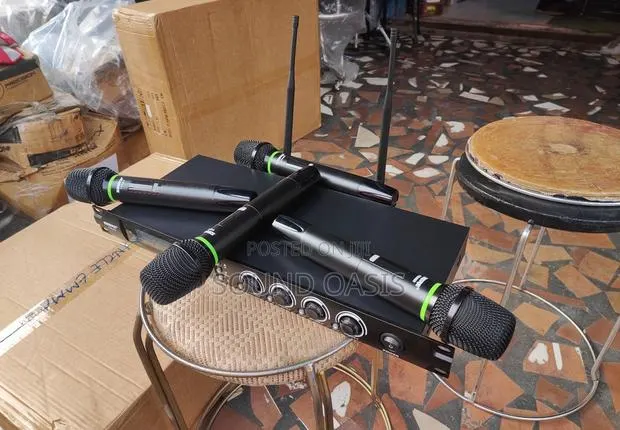 Shure FGX 400 4-Channel Professional Wireless Microphone System · Photo 1