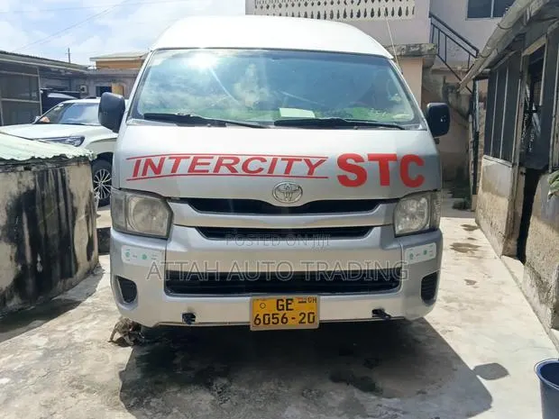 Toyota HiAce 2020 Silver · Photo 1