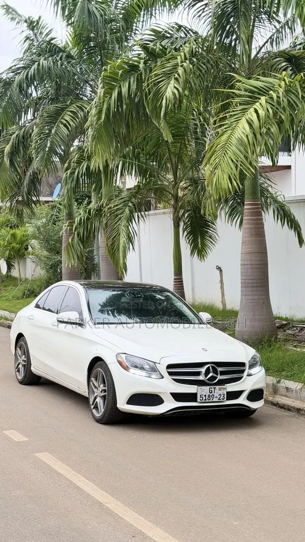 Mercedes-Benz C300 Luxury 4Matic Sedan AWD (2.0L 4cyl 7A) 2016 White · Photo 1