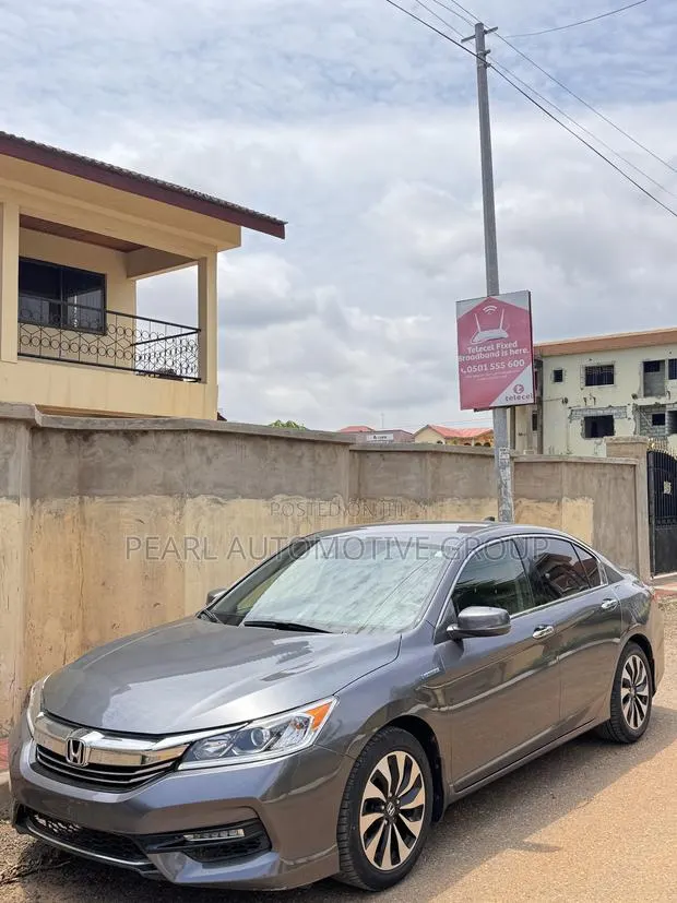 Honda Accord Sport 4dr Sedan FWD (2.4L 4cyl 2A) 2017 Gray · Photo 1