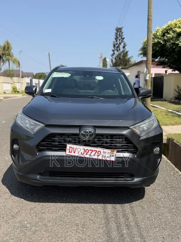 Toyota RAV4 2019 Black · Photo 1