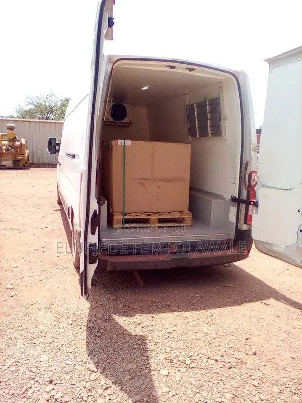 Van Rental · Photo 1