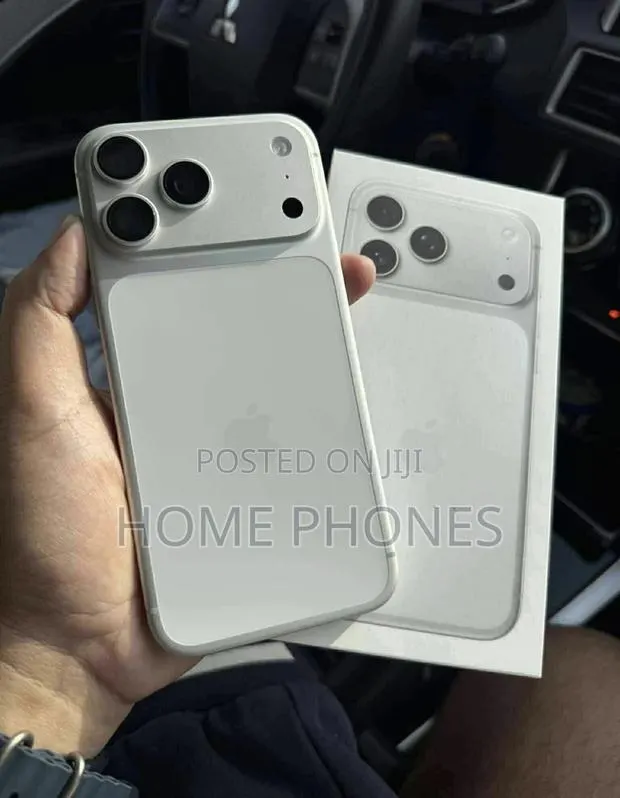 Apple iPhone 17 Pro Max 256 GB White · Photo 1