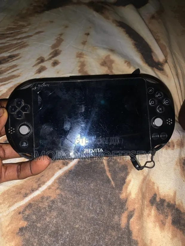 PlayStation Vita Jailbreak With Games Installed · Photo 1
