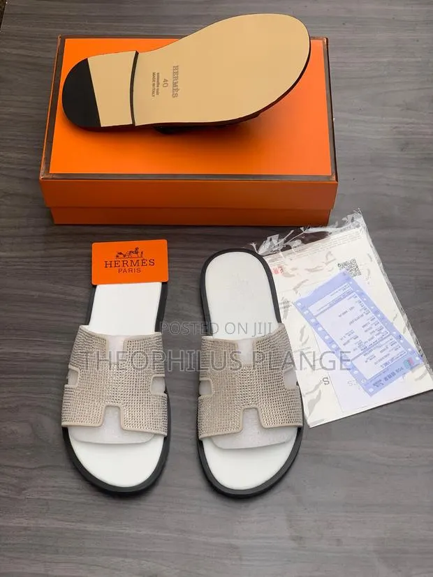 White Hermes Stone Slippers. · Photo 1
