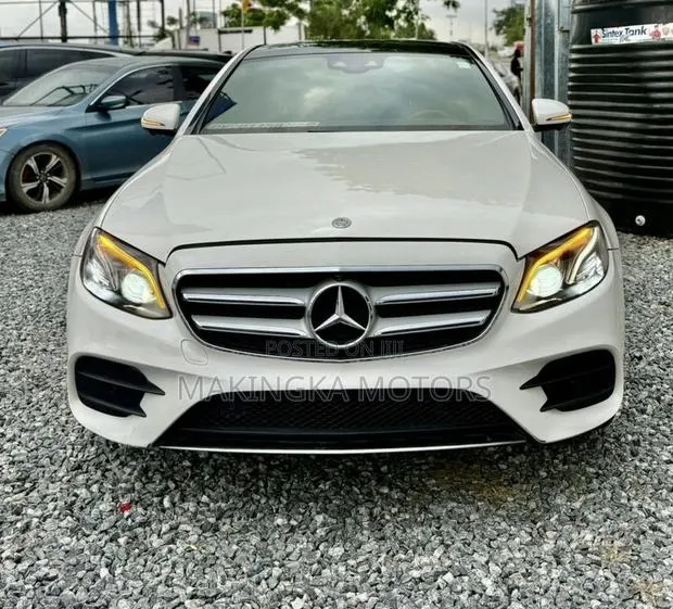 Mercedes-Benz E400 2017 White · Photo 1