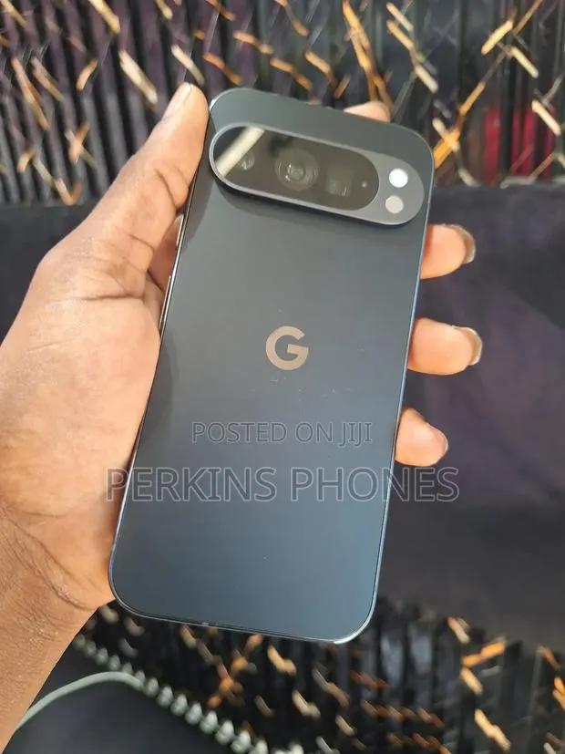 Google Pixel 9 Pro 128 GB Gray · Photo 1