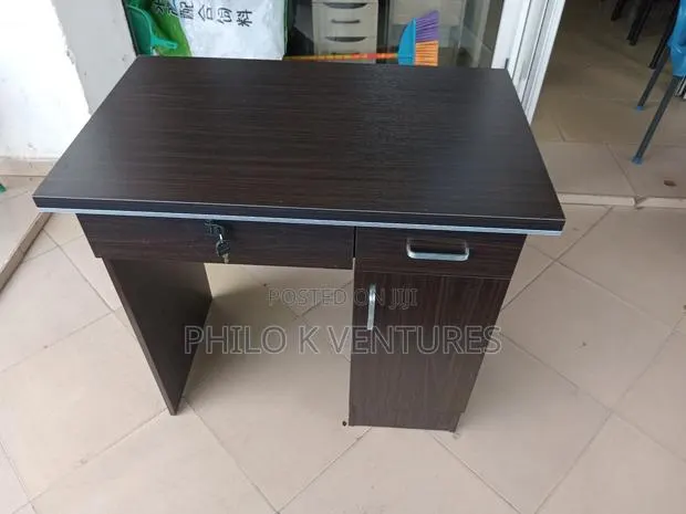 Supervisor Table · Photo 1