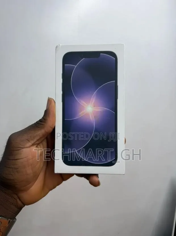 New Apple iPhone 17e 256 GB Black · Photo 1