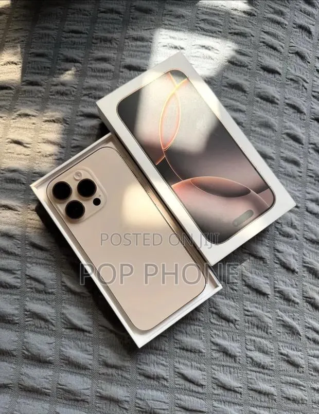 Apple iPhone 16 Pro Max 256 GB Gold · Photo 1