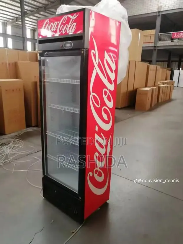 Display Fridge · Photo 1