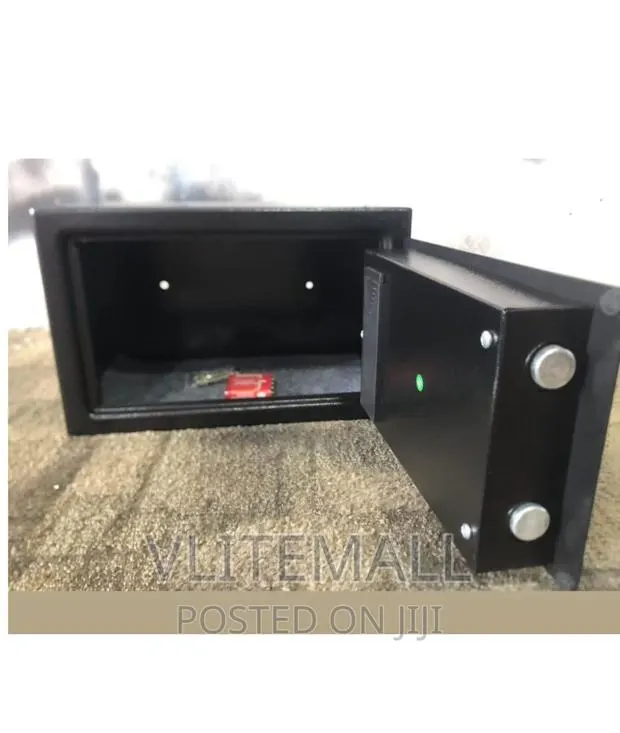 FATLA 17E Locker Safe · Photo 1