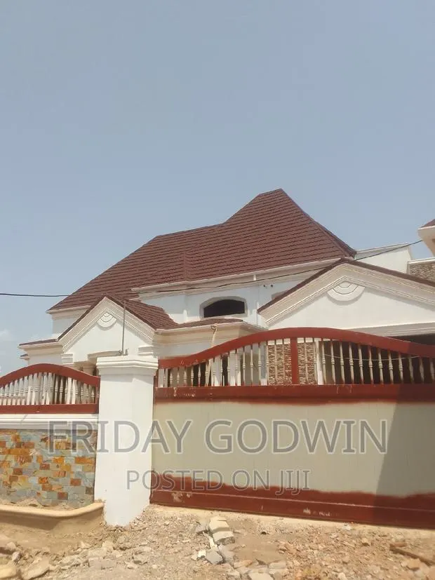 Euro Roofing Stone Sheet Coated Tiles · Photo 1