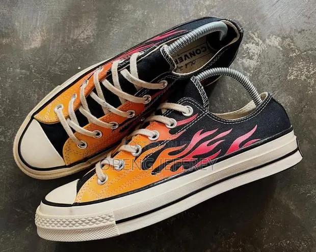 Original Converse Chuck 70 Archival Flame Print High/Low · Photo 1