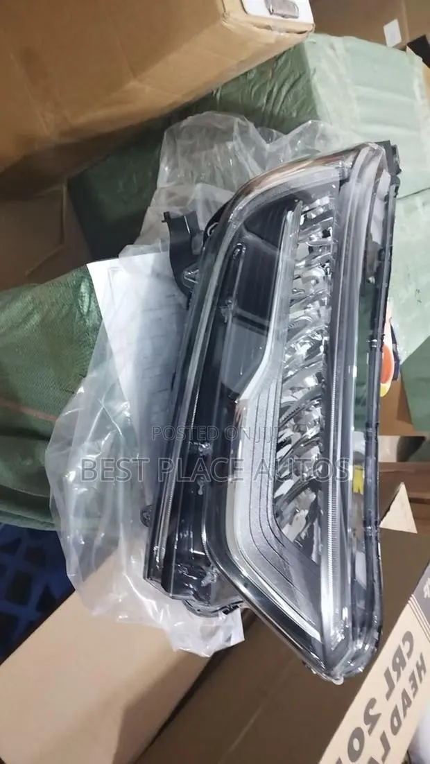 Honda CRV 2020 Touring LED Headlights · Photo 1
