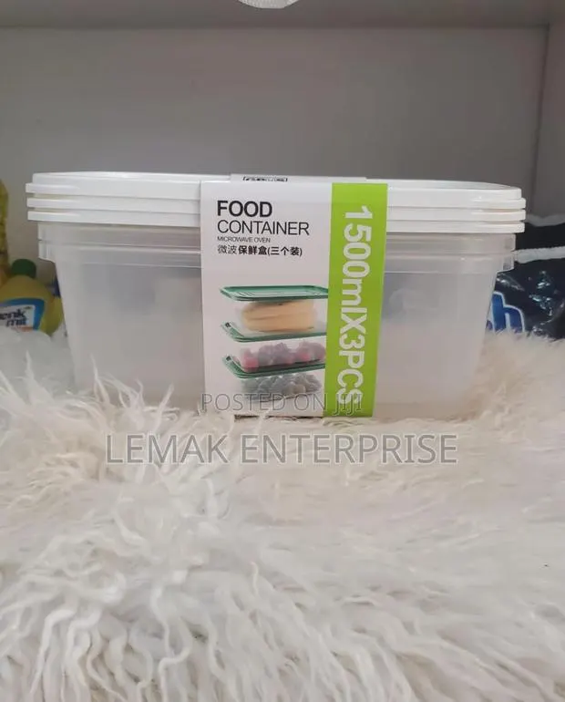 3-Piece Set of 1500ml Plastic Microwave-Safe Food Storage Containers. · Photo 1