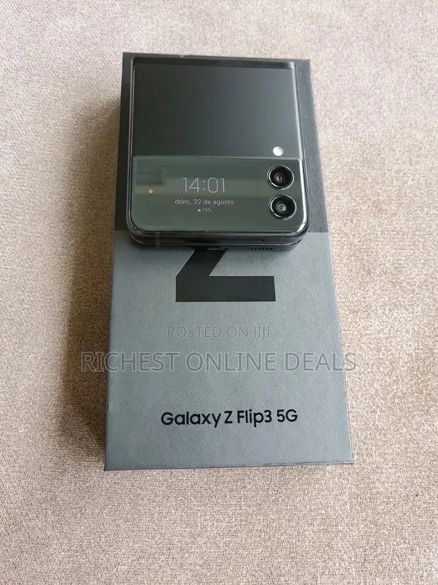 New Samsung Galaxy Z Flip 3 256 GB Black · Photo 1