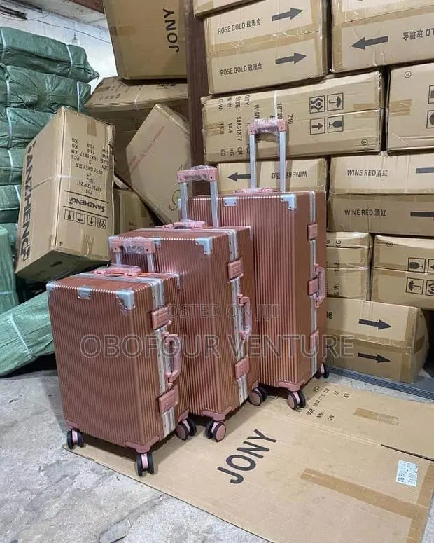-Engel- Rose Gold Luxury Designer Luggage · Photo 1