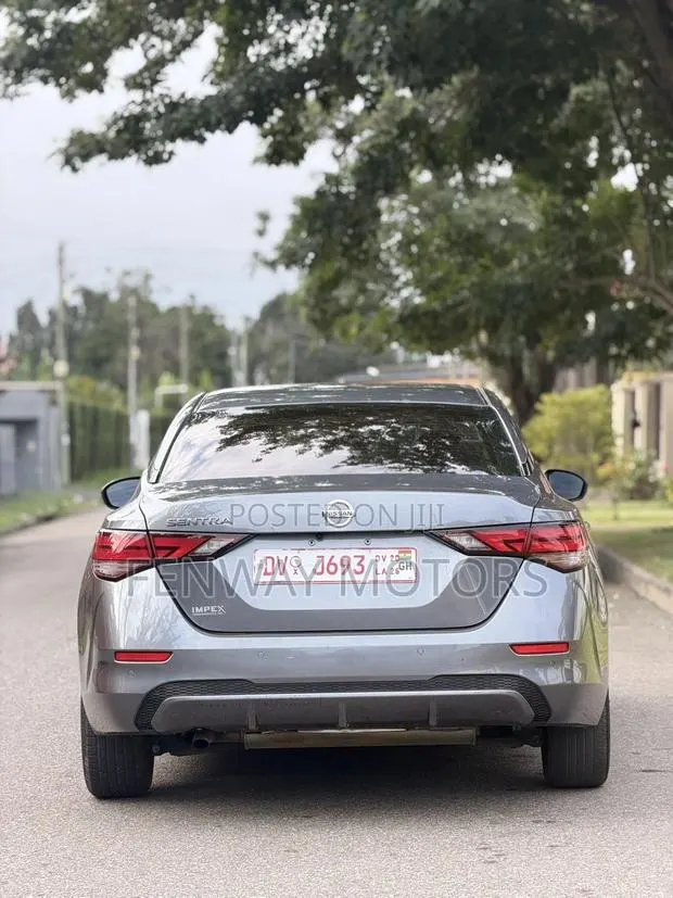 Nissan Sentra SV 2022 Gray · Photo 1