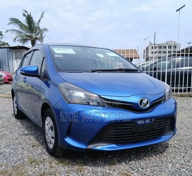 Toyota Vitz 1.3 AWD 3dr 2016 Blue · Photo 1