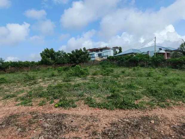 3 Plots of Land for Sale at Kokrobitey · Photo 1