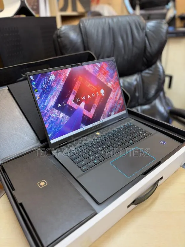 Laptop Alienware M16 R2 32GB Intel Core Ultra 9 SSD 1T