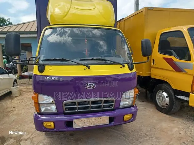 Hyundai Mighty Container Perple · Photo 1