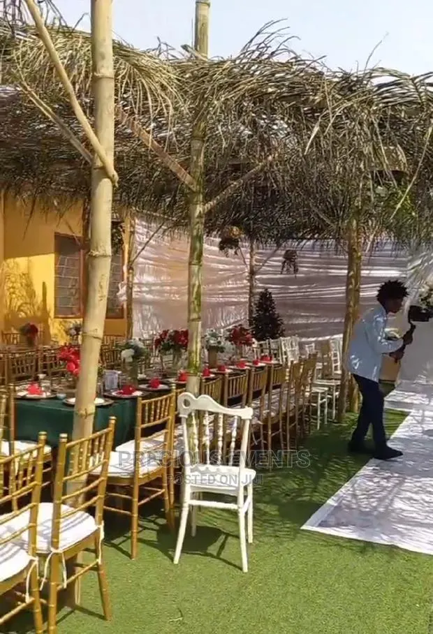 Out Door Decorations With Frontleaf · Photo 1