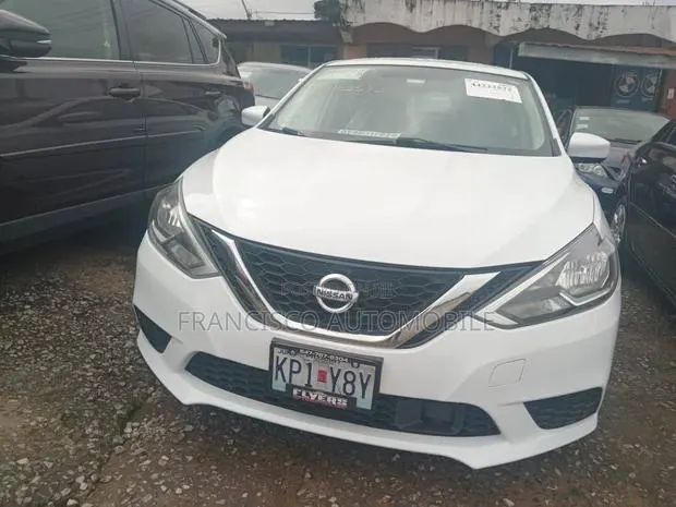 Nissan Sentra SV 2018 White · Photo 1