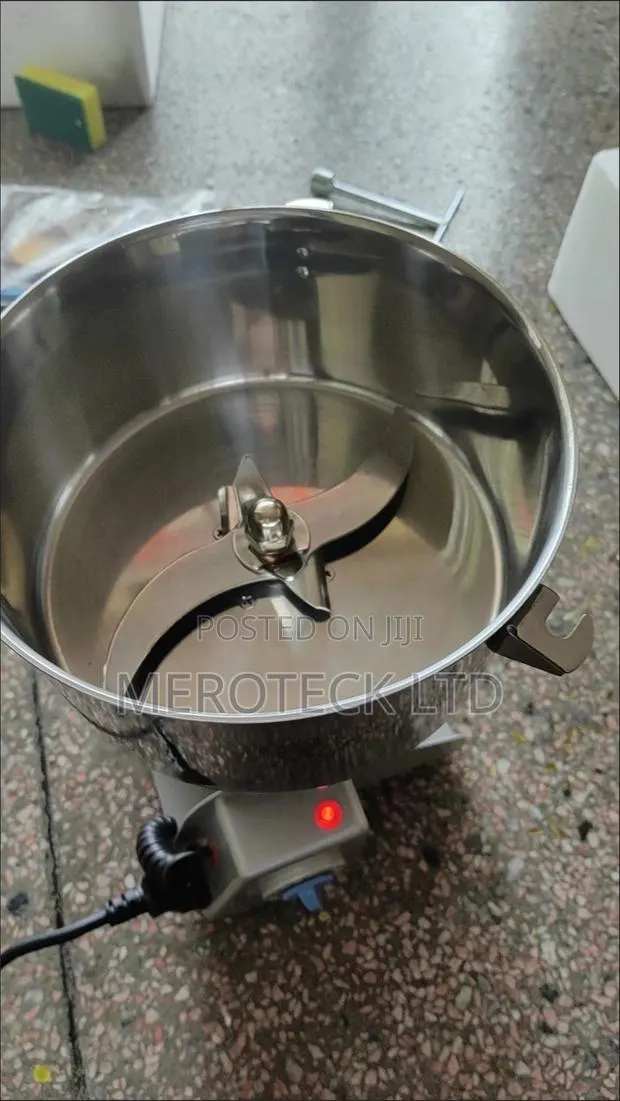 Commercial Stainless Steel Spices and Herbs 2.5kg Grinder · Photo 4