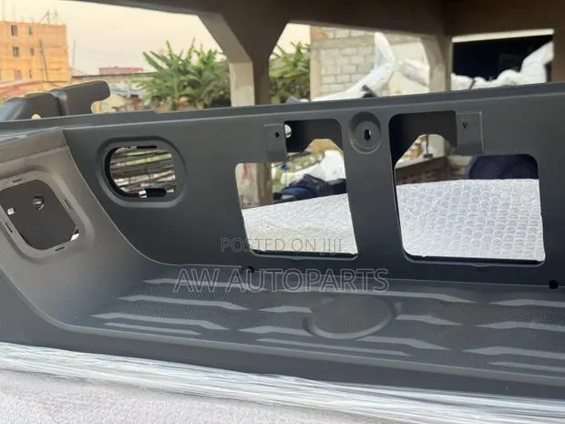 Toyota Tundra 2014-2021 Rear Bumper Black Chrone Black · Photo 1