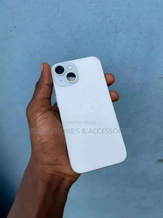 Apple iPhone 13 256 GB White · Photo 1